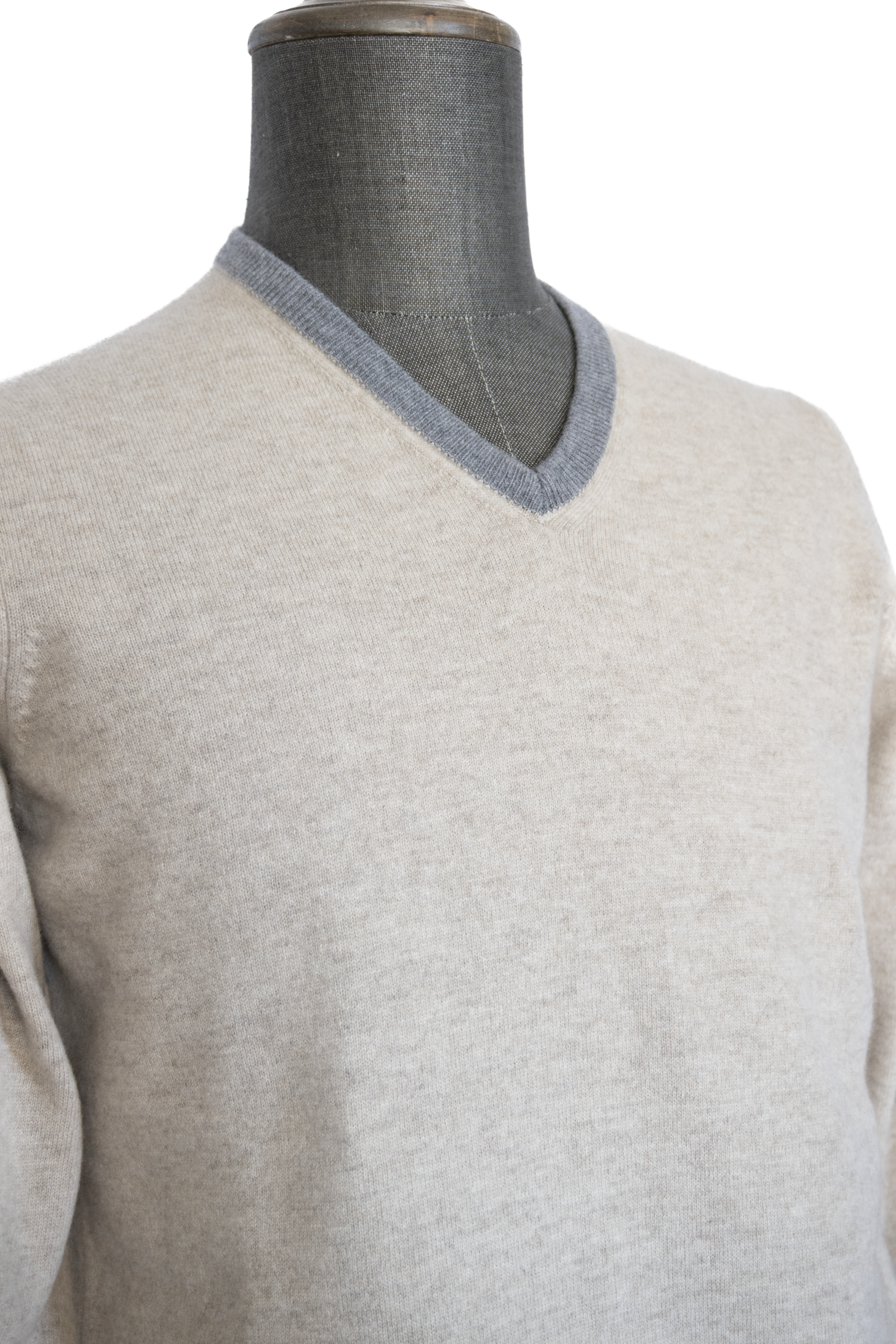 Maglione scollo a V 30% cashmere - 70% lambwool