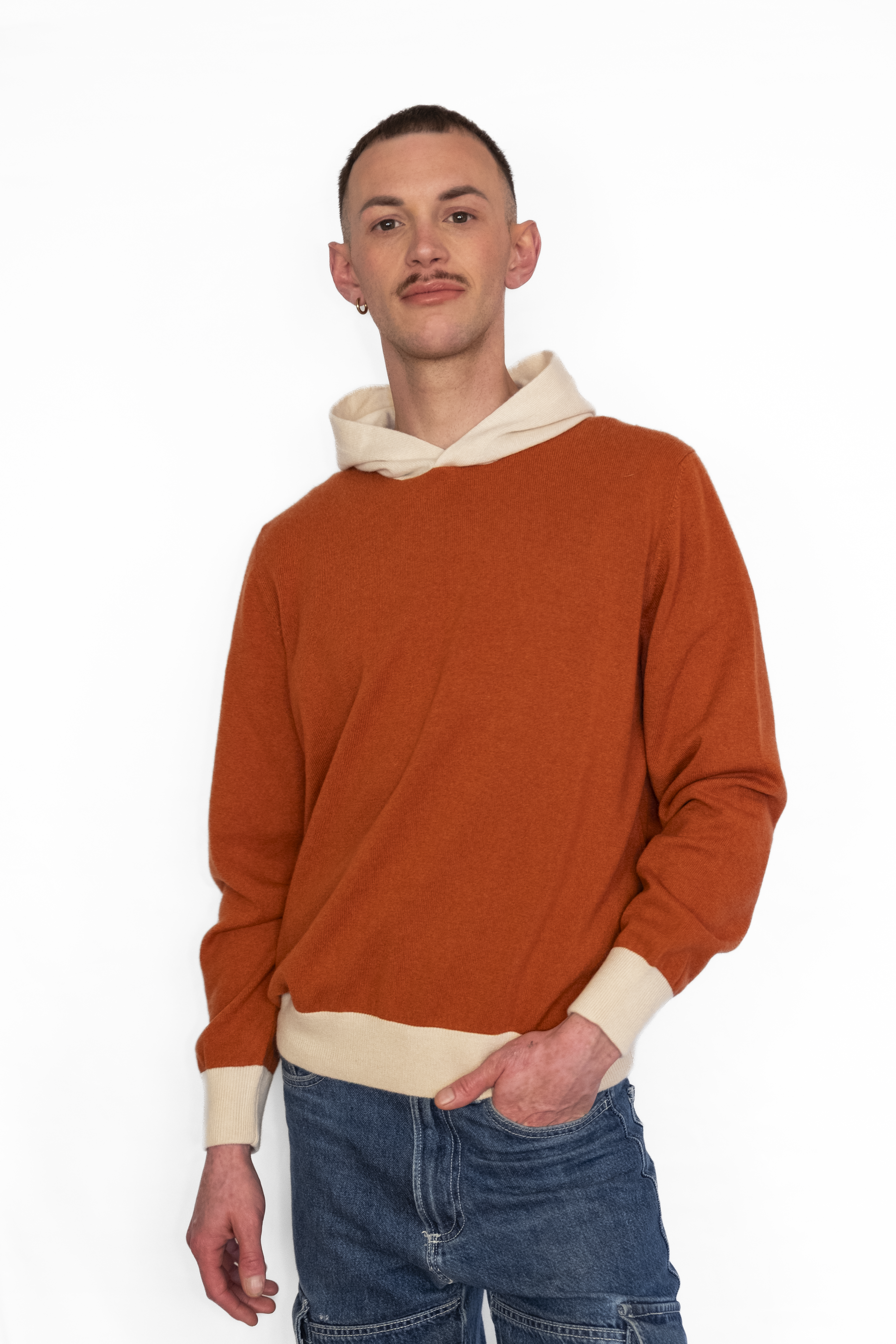 Felpa con cappuccio 100% cashmere