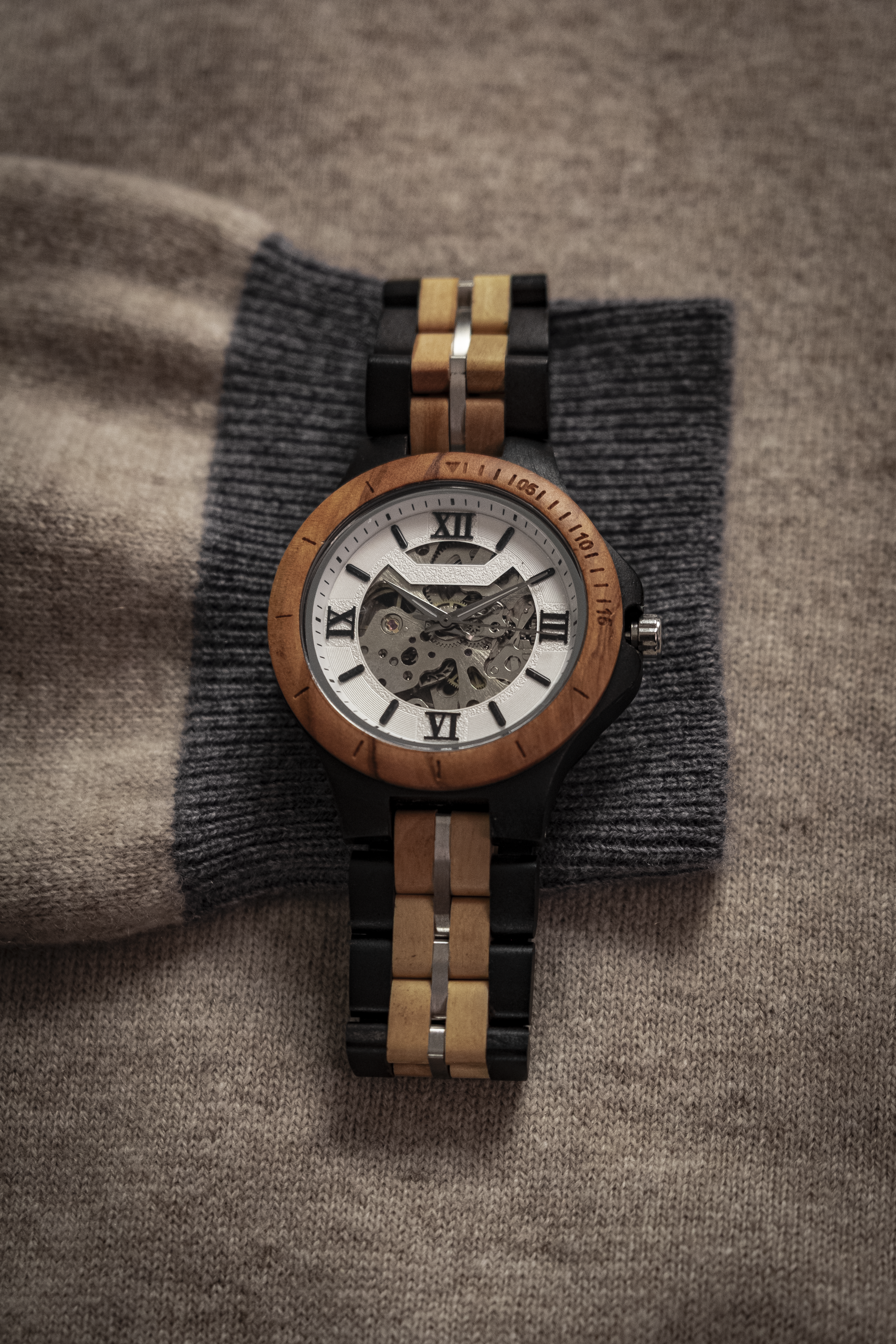 Orologio in Ebano e Ulivo